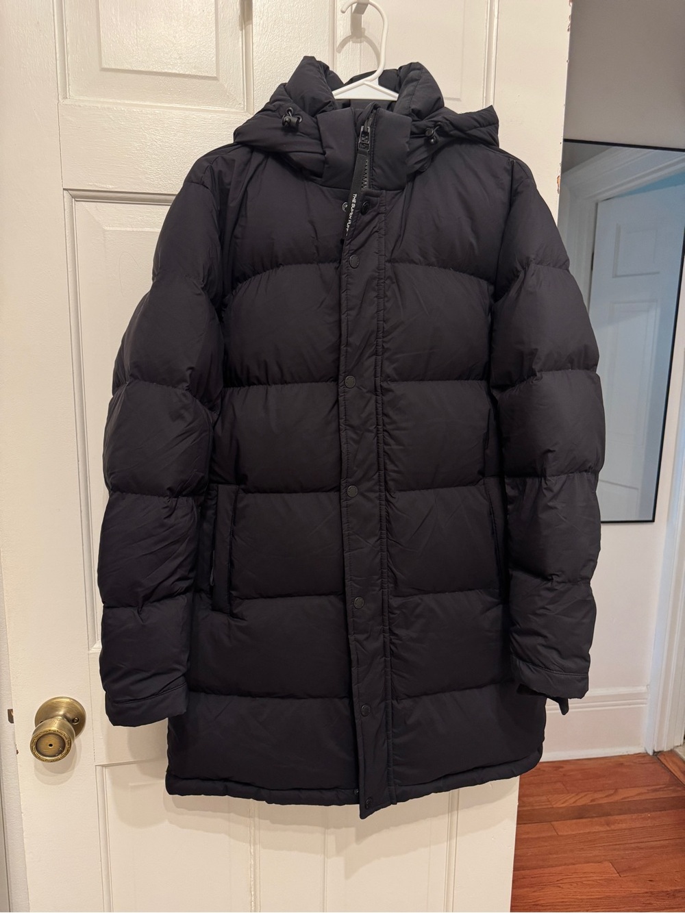 Aritzia Black Super Puff - size S